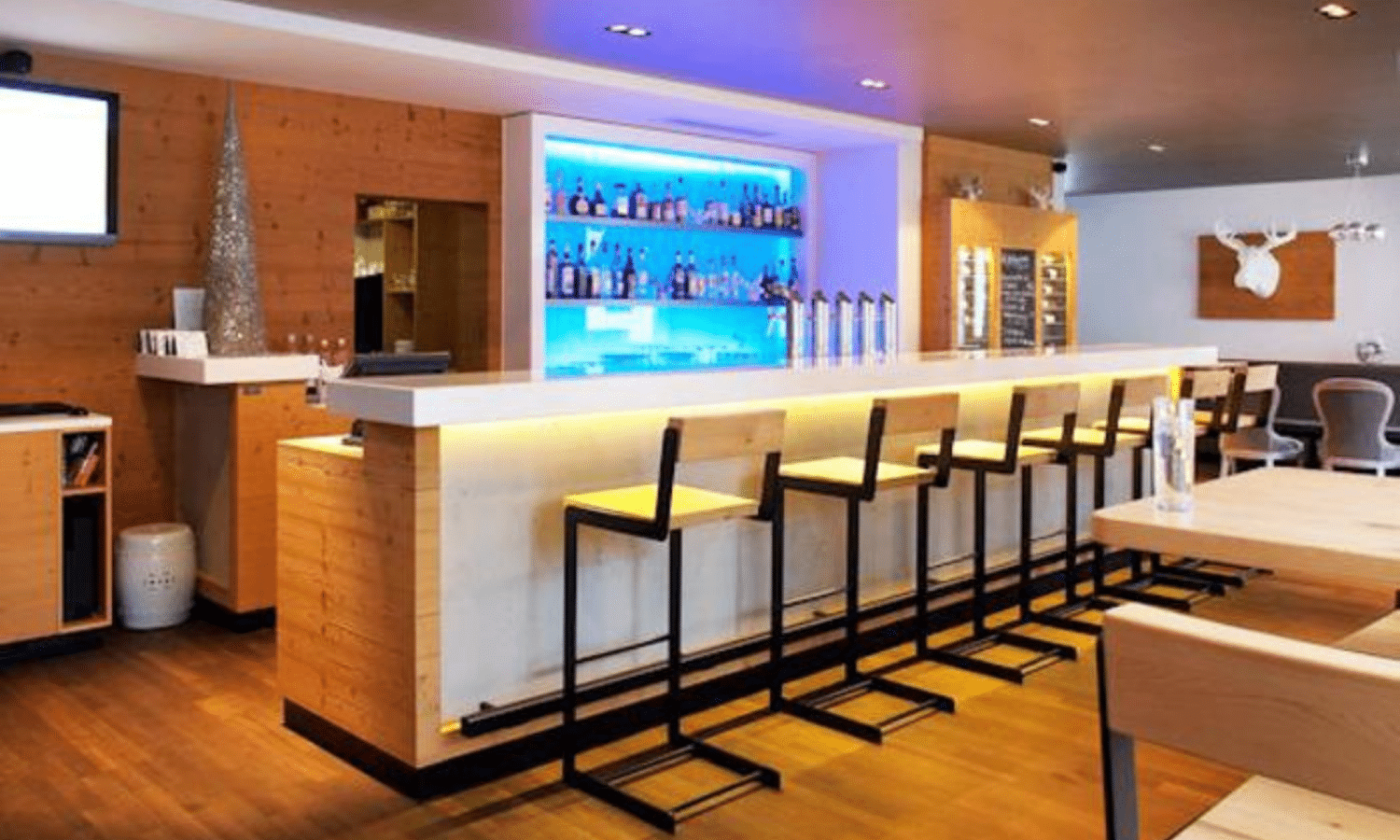 Caribou Bar Lounge