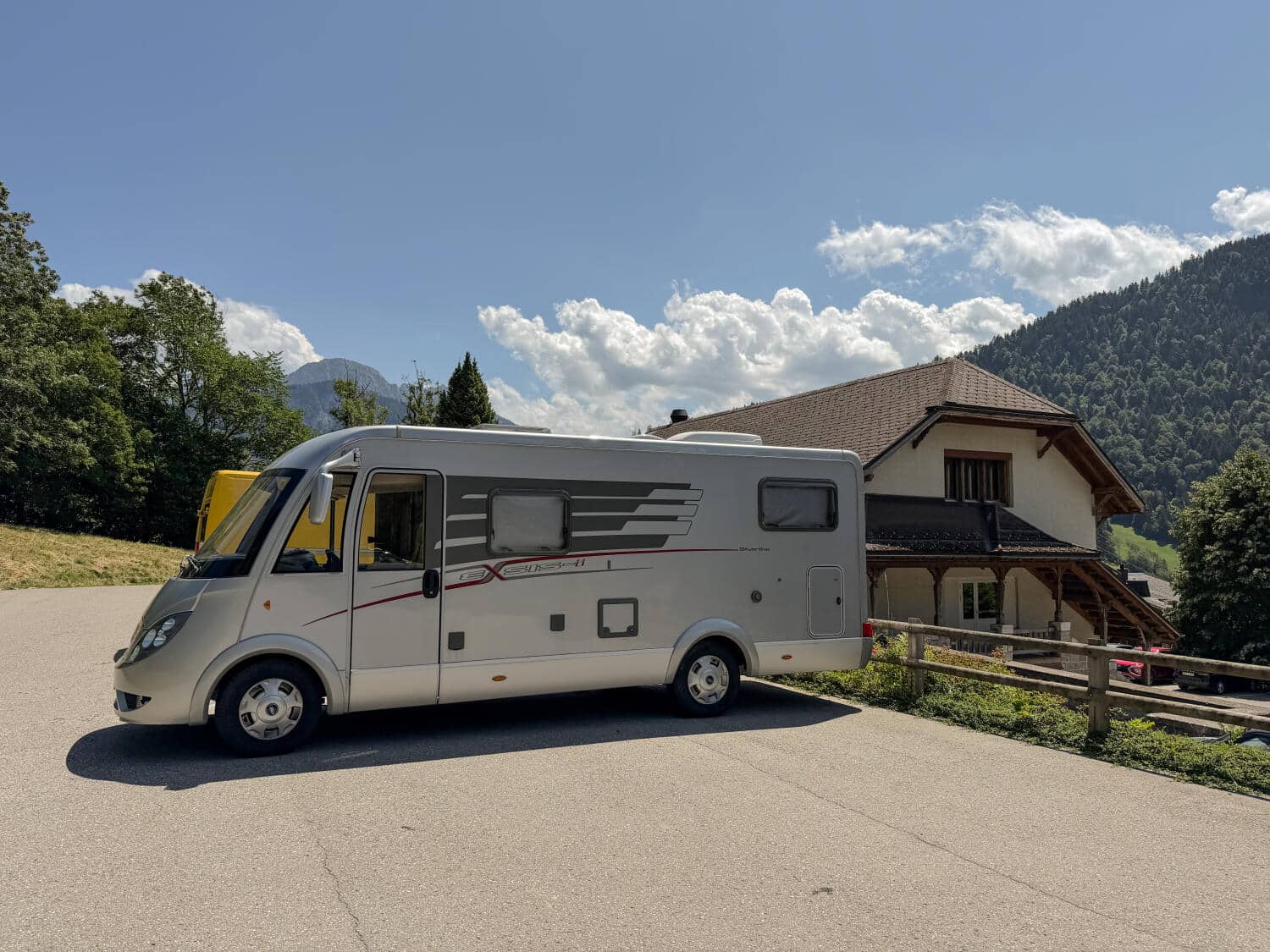 Parking de la Grande salle de Rossinière