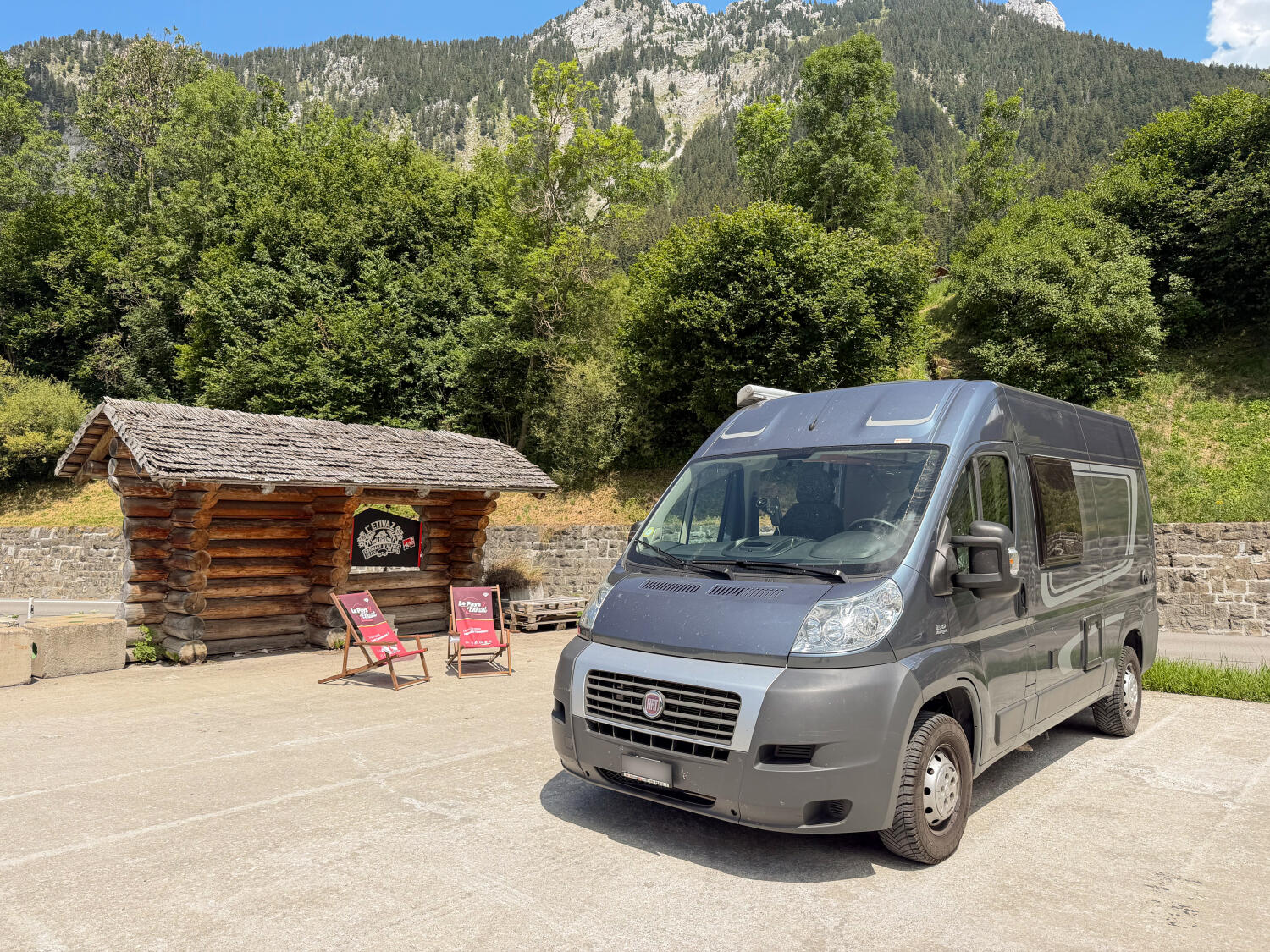 Parking des Caves à fromage de l'Etivaz